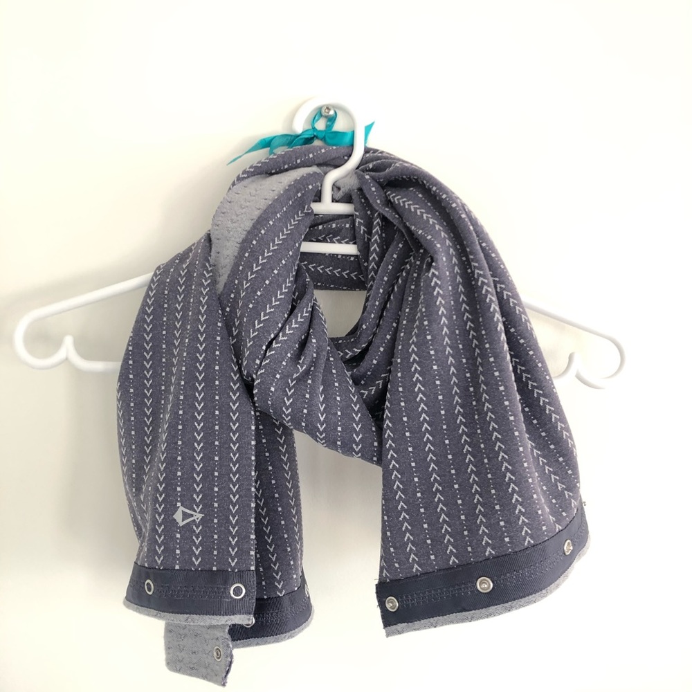 Ivivva by Lululemon Village Chill Scarf